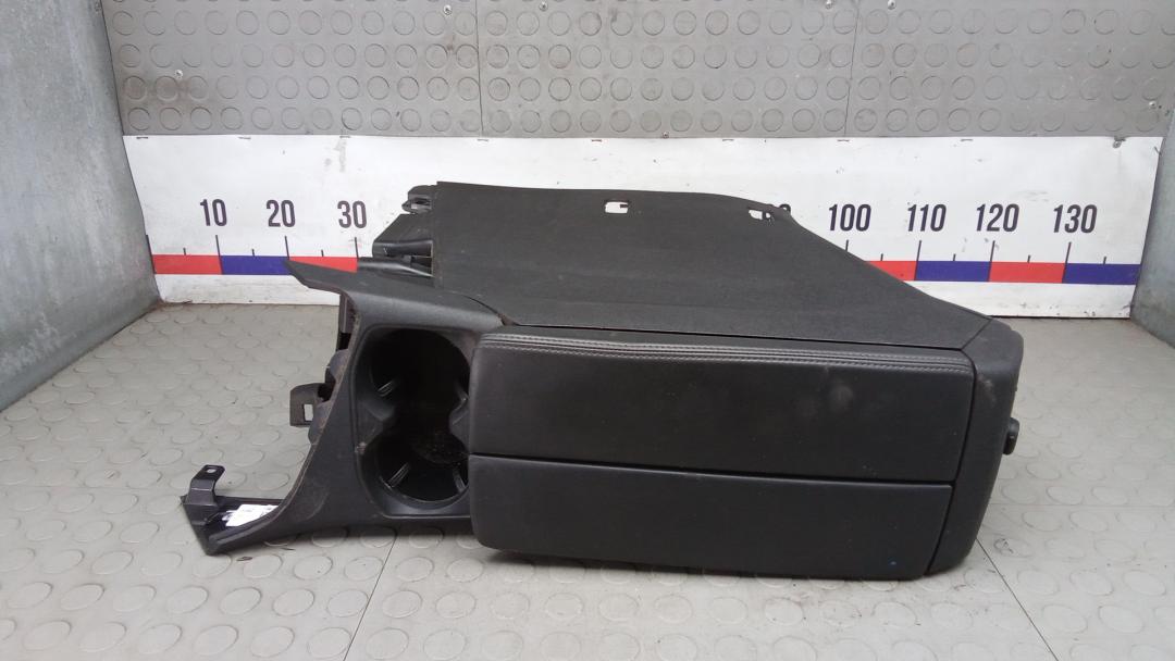 подлокотник Peugeot 3008 2020, 1.5 л., дизель, МКПП, внедорожник 5 дв.