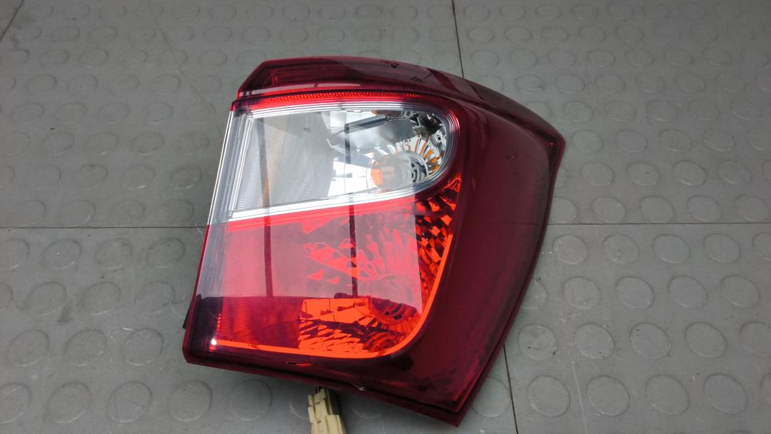 фонарь задний правый Suzuki SX4 2013, 1.6 л., бензин, МКПП, хетчбэк 5 дв., 35650-61M10