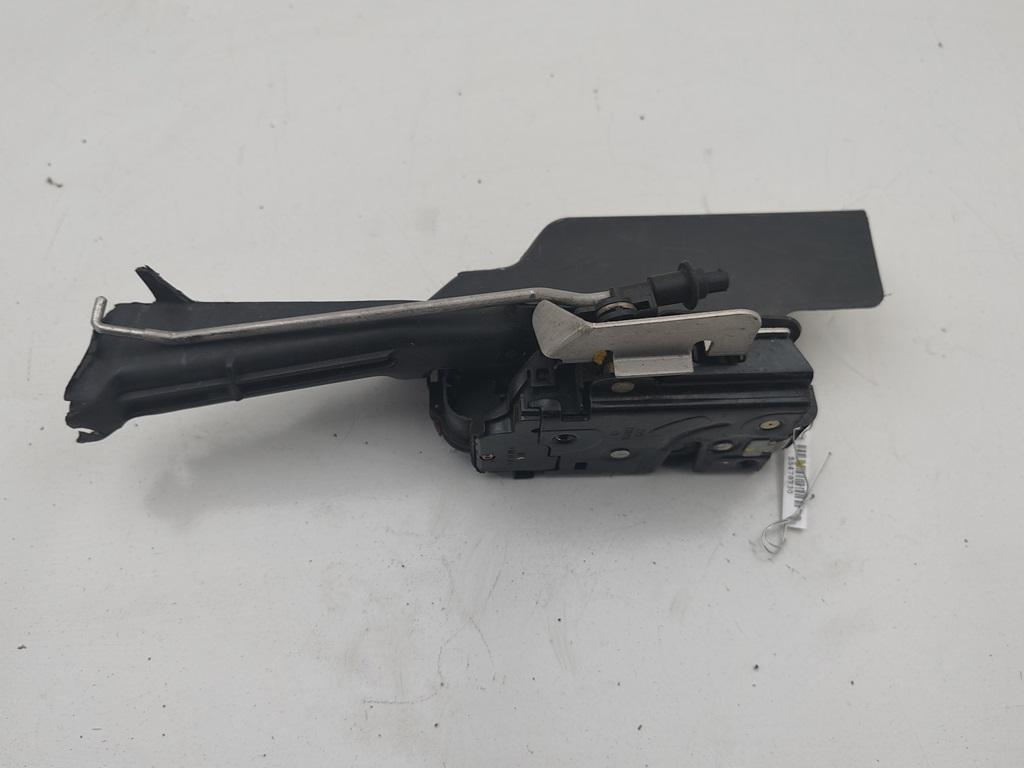 замок двери передней правой Audi A4 B6 2001, 2.0 л., бензин, МКПП, серый, седан