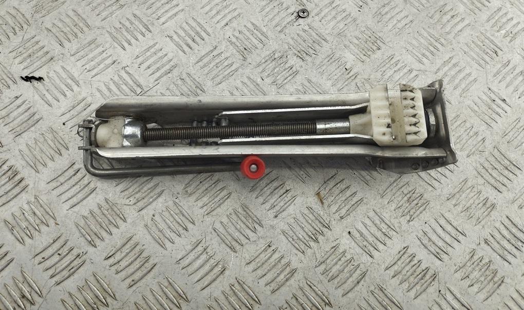 домкрат Audi A4 B5 1997, 1.8 л., Ti, бензин, МКПП, синий, седан, 8D0011031D