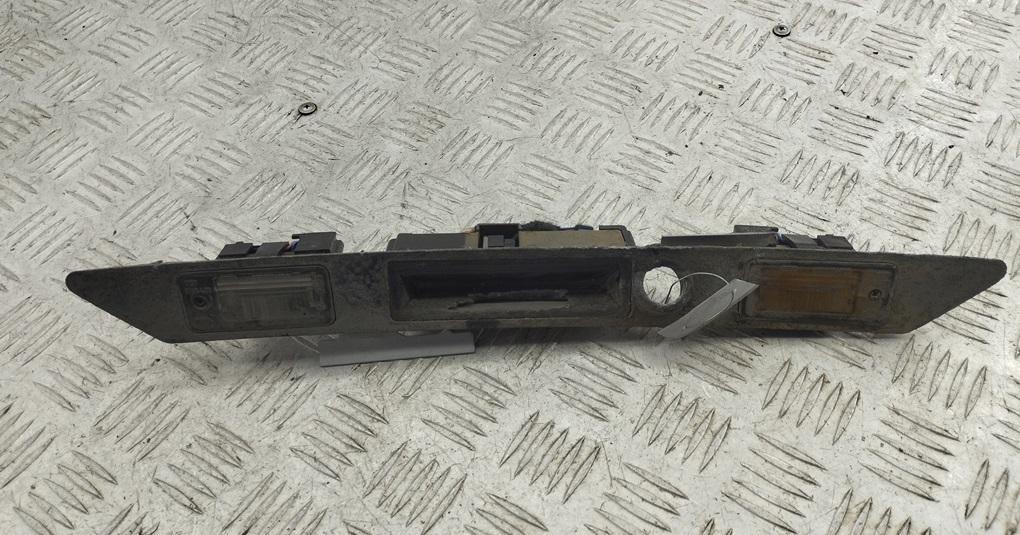 накладка подсветки номера Audi A4 B6 2002, 2.0 л., бензин, МКПП, серый, универсал, 8E0827