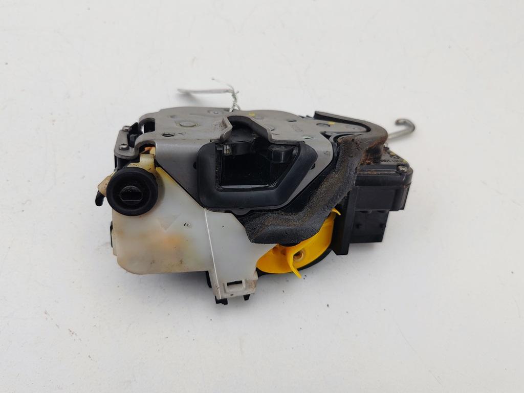 замок двери задней левой Opel Astra J 2010, 1.4 л., бензин, МКПП, чёрный, хетчбэк 5 дв.