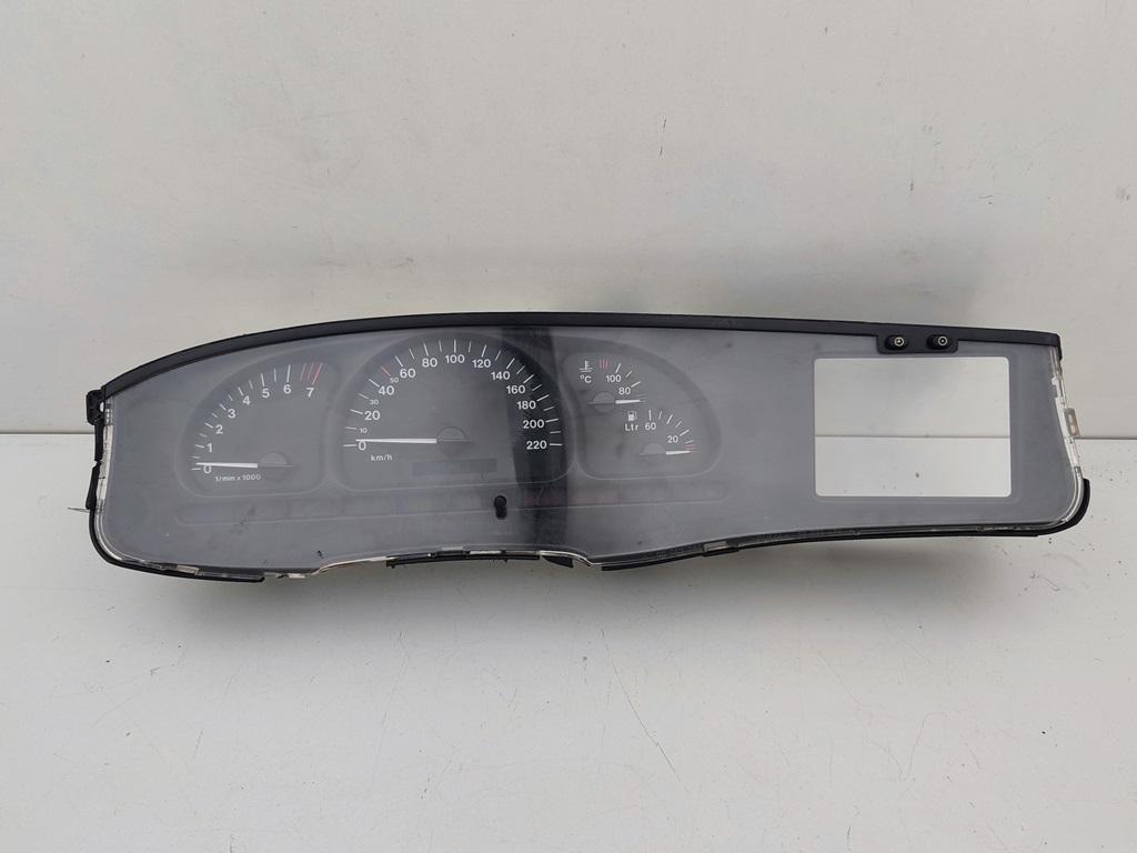 приборная панель Opel Vectra B 1999, 1.6 л., бензин, МКПП, серый, универсал, 09134517