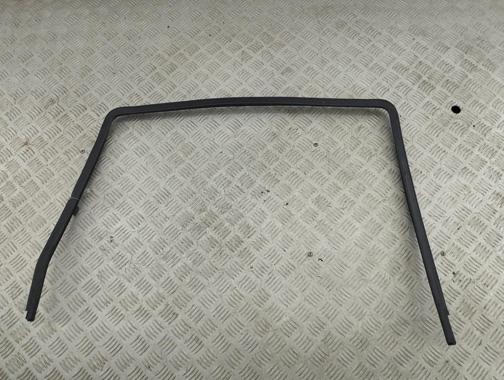 уплотнитель двери Volkswagen Sharan 2002, 1.8 л., бензин, МКПП, чёрный, минивэн