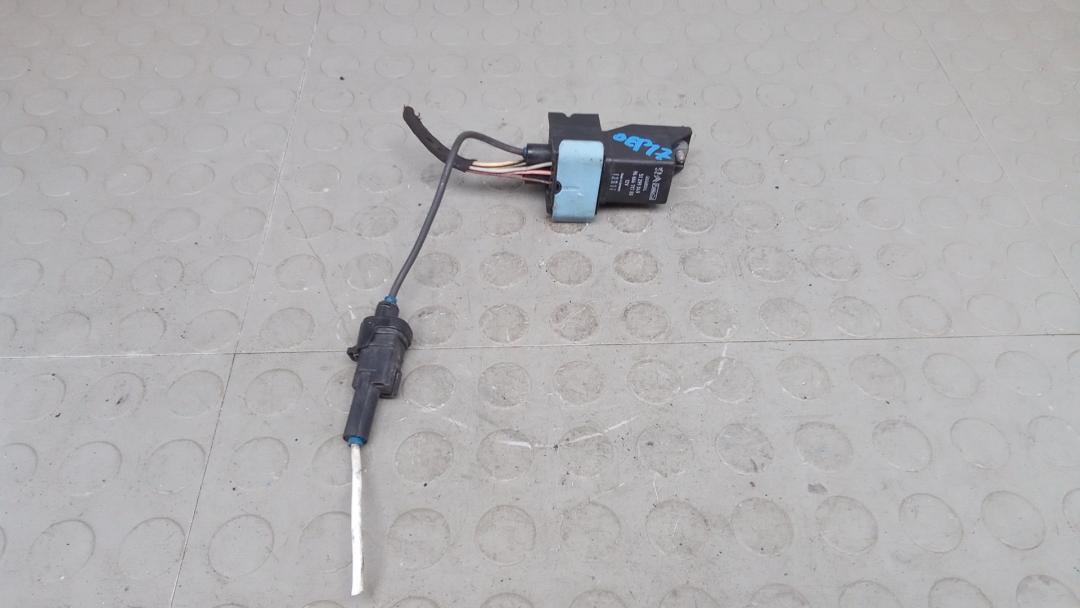 реле накала свечей Peugeot 3008 2009 2011, 1.6 л., АКПП, хетчбэк 5 дв., 51299049