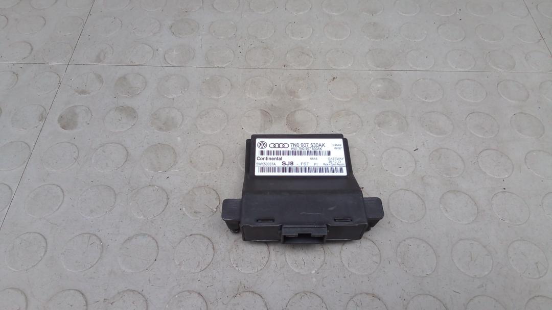 блок комфорта Skoda Yeti рест: 2013-2017 2013, 2.0 л., МКПП, внедорожник 5 дв., 7N0907530AK