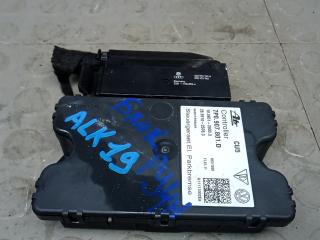 блок управления ручником Volkswagen Touareg 2010 2011, 3.0 л., V6 TDI, АКПП, внедорожник 5 дв.