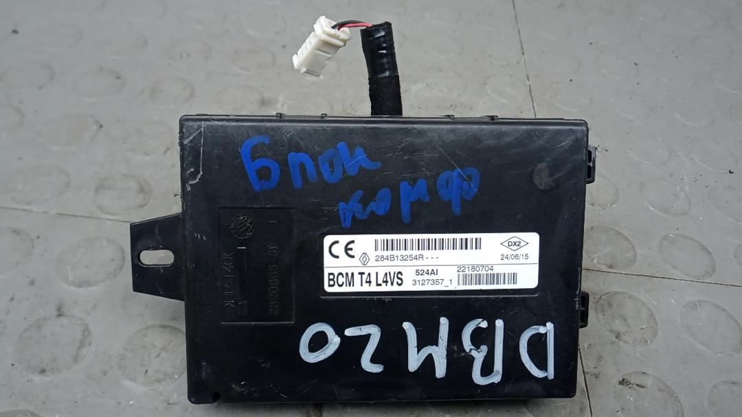 блок комфорта Opel Vivaro 2014 2015, 1.6 л., МКПП, микроавтобус, 284B13254R