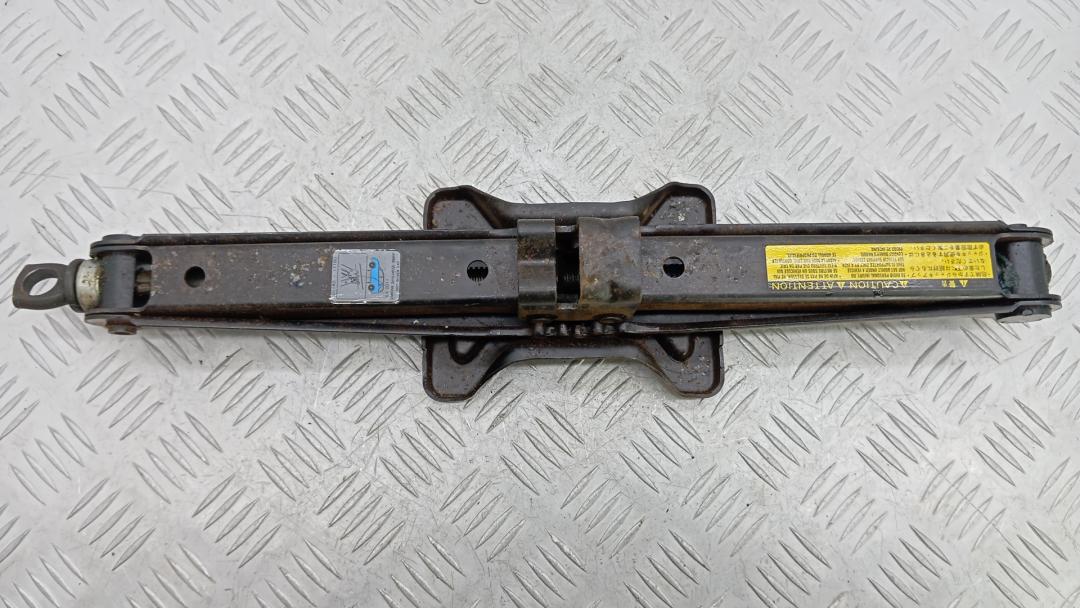 домкрат Toyota RAV4 2006 2006, 2.2 л., МКПП, внедорожник 5 дв.