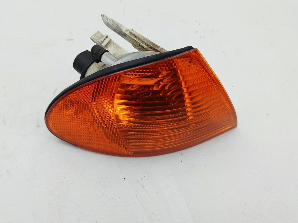 Поворотник (указатель поворота) правый BMW 3 E46 2000, 1.9 л., бензин, МКПП, серый, универсал, 6902766