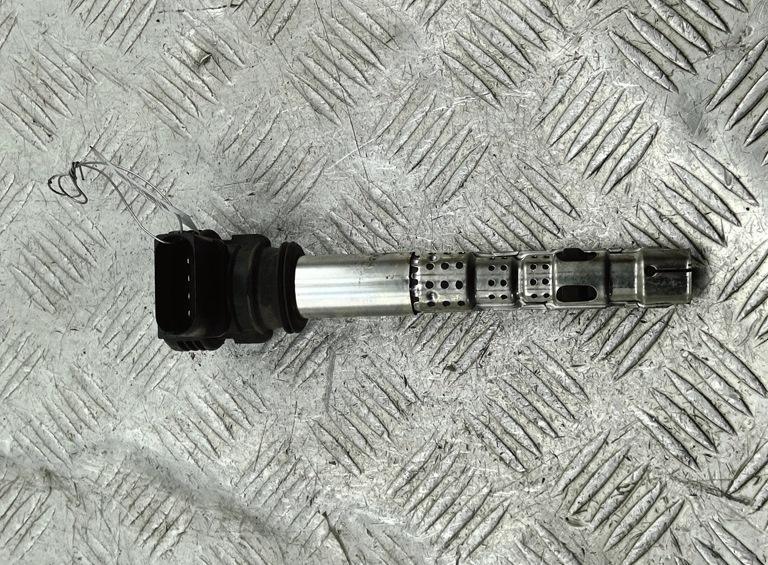 катушка зажигания Volkswagen Passat B6 2007, 2.0 л., бензин, МКПП, серый, седан, 06F905115F