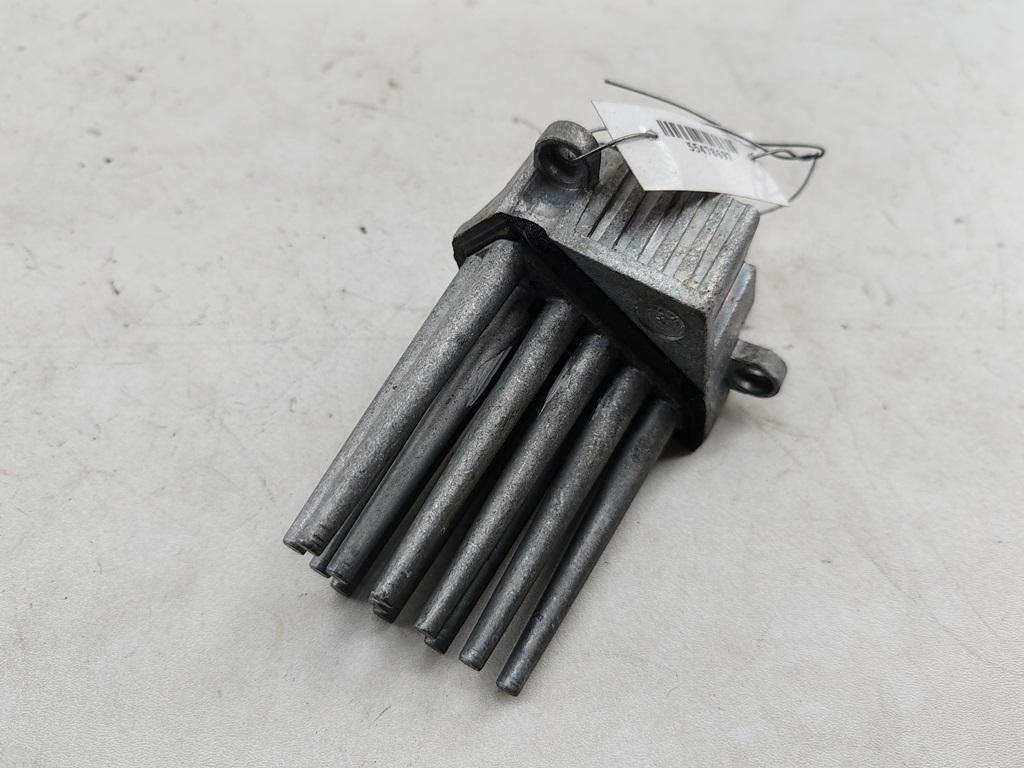 сопротивление печки BMW 5 E39 1999, 2.0 л., бензин, МКПП, чёрный, универсал, 8383835