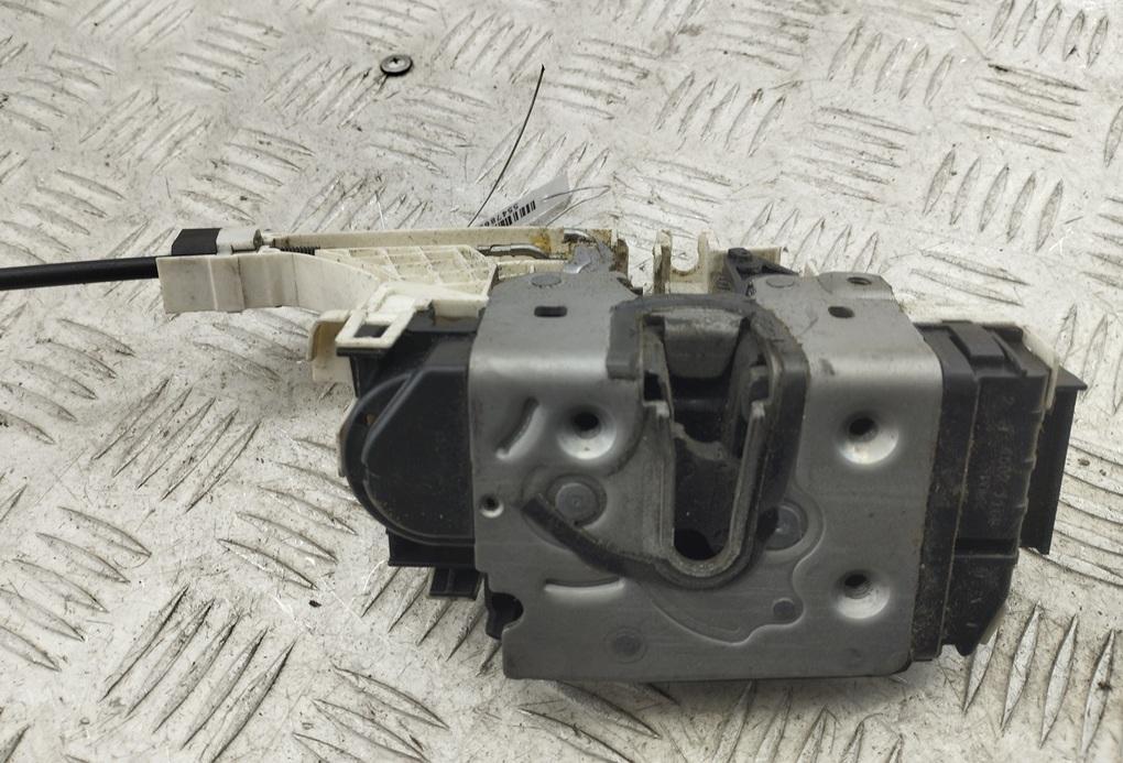 замок двери передней правой Volkswagen Crafter 2006, 2.5 л., дизель, МКПП, белый, микроавтобус, 9067270171