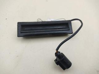 кнопка открытия багажника Volkswagen Passat B5+ (GP) 2002, 1.9 л., дизель, МКПП, чёрный, универсал, 3B9827566B