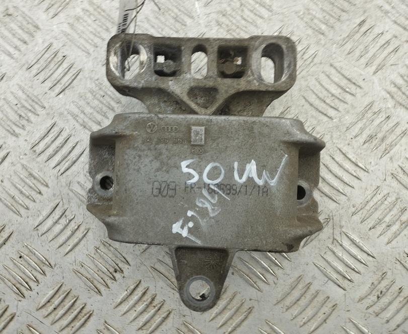 подушка крепления КПП Volkswagen Bora 1999, 2.0 л., бензин, МКПП, синий, универсал, 1J0199555