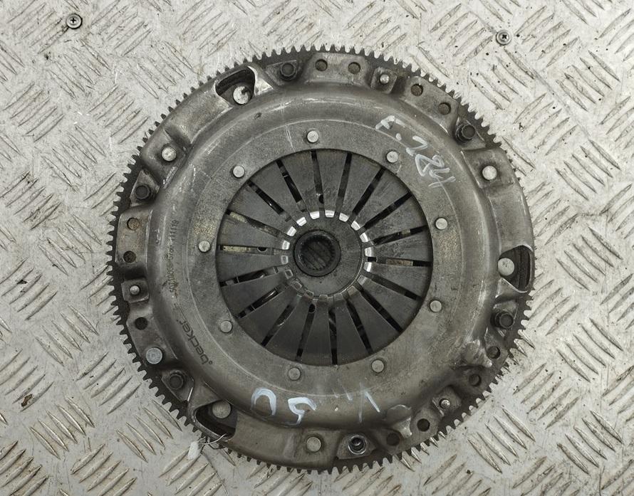 маховик Volkswagen Bora 1999, 2.0 л., бензин, МКПП, синий, универсал, 068105271F