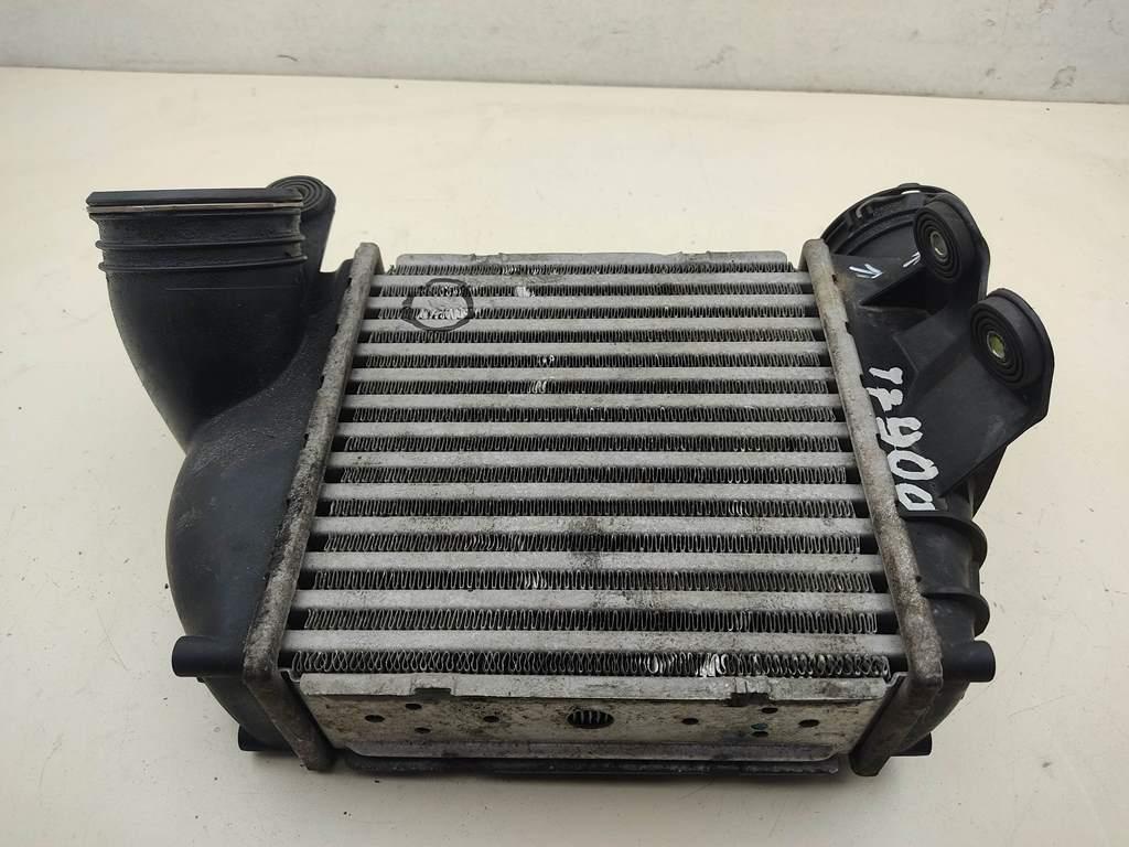 радиатор интеркулера Volkswagen Bora 2002, 1.9 л., дизель, МКПП, серый, универсал, 1J0145803N