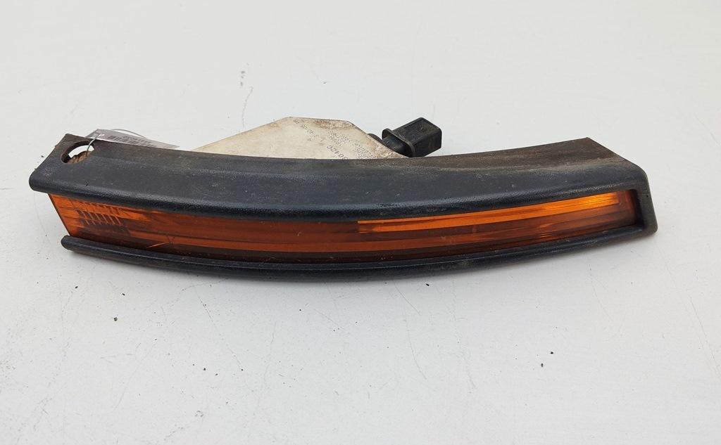 Поворотник (указатель поворота) правый Volkswagen Passat B6 2005, 1.9 л., дизель, МКПП, красный, седан, 3C0953042C
