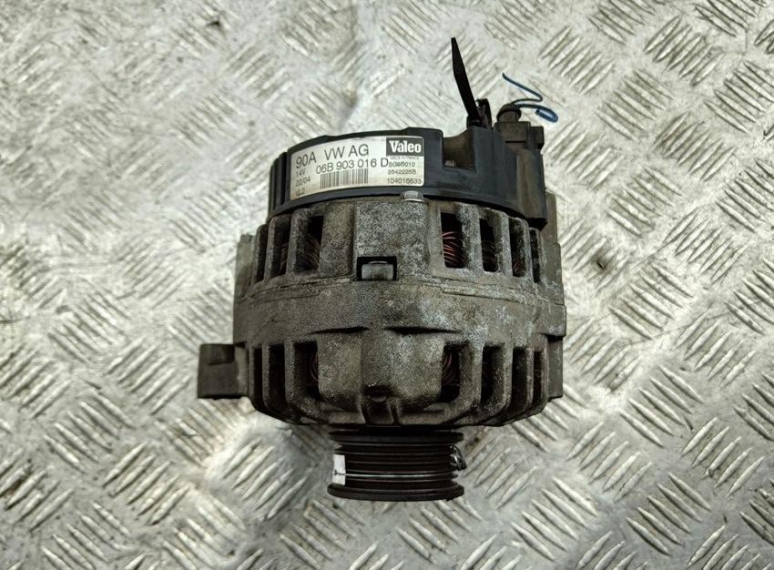 генератор Volkswagen Passat B5+ (GP) 2004, 2.0 л., бензин, МКПП, чёрный, универсал, 06B903016D