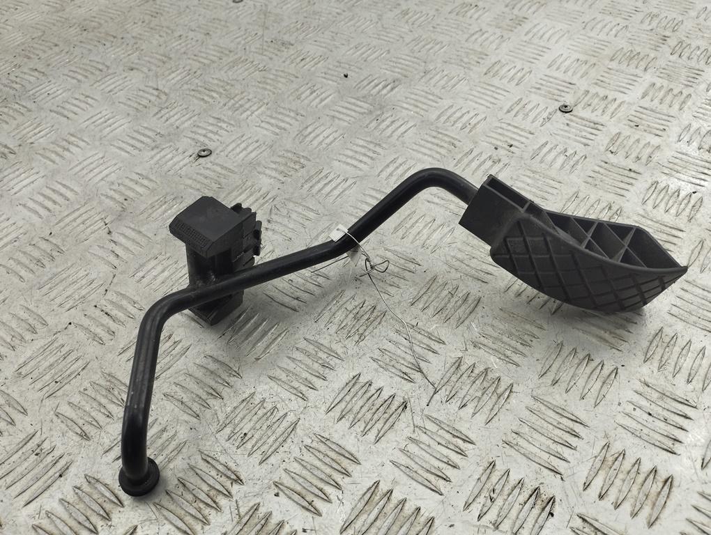 педаль Audi A8 D2 2002, 4.2 л., бензин, АКПП, чёрный, седан, 4D1721507