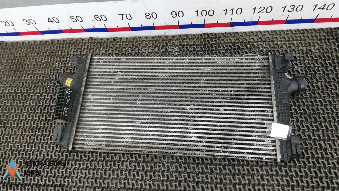 радиатор интеркулера Chevrolet Orlando 1 поколение 2012, 2.0 л., дизель, АКПП, минивэн, 13267647, 1302133 - фото №1