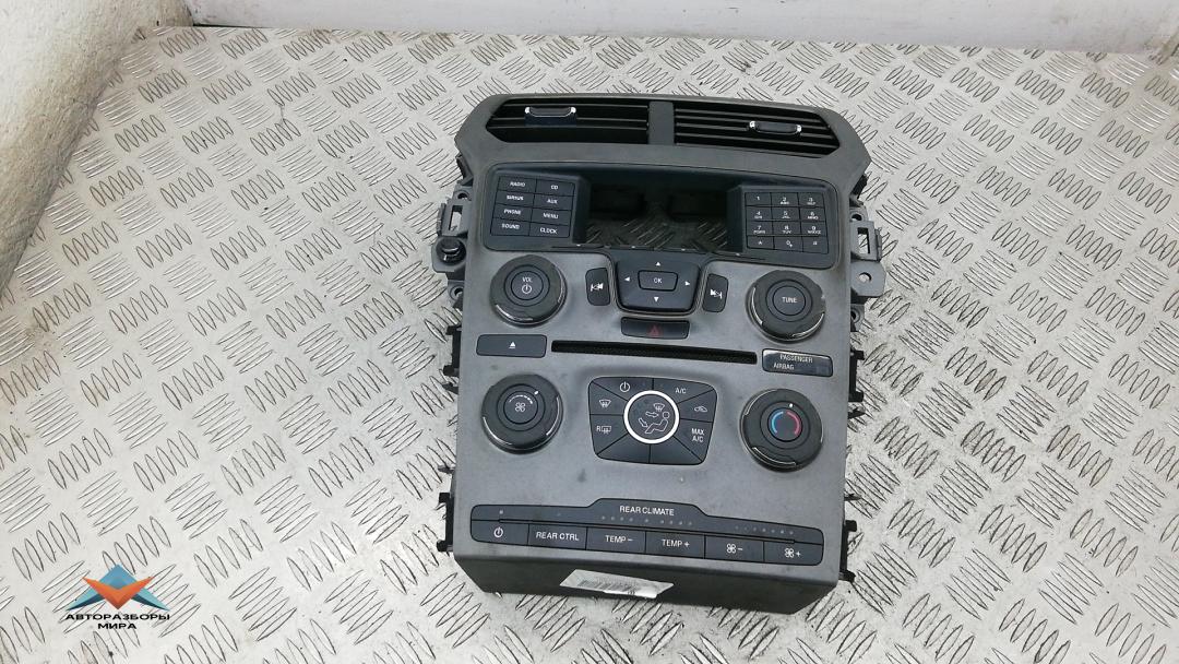 консоль салона (центральная часть) Ford Explorer 5 поколение 2014, 3.5 л., бензин, АКПП, внедорожник 5 дв., 10007582-11 - фото №1