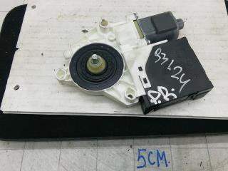 моторчик стеклоподъемника передний правый Audi A3 8P/8PA [2-й рестайлинг] 2009, 2.0 л., TFSI quatro, бензин, МКПП, хетчбэк 5 дв.