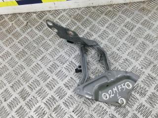 петля капота Volkswagen Touareg 1 поколение [рестайлинг] 2008, 3.6 л., FSI, бензин, АКПП, внедорожник 5 дв.