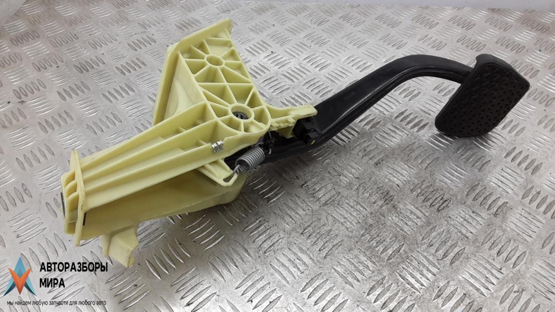 педаль тормоза BMW X3 F25 2012, 3.0 л., бензин, АКПП, внедорожник 5 дв. - фото №1