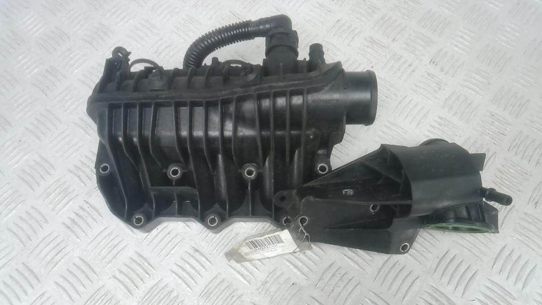 коллектор впускной Ford Focus 3 поколение 2013, 1.0 л., бензин, МКПП, хетчбэк 5 дв., 1801485 - фото №1