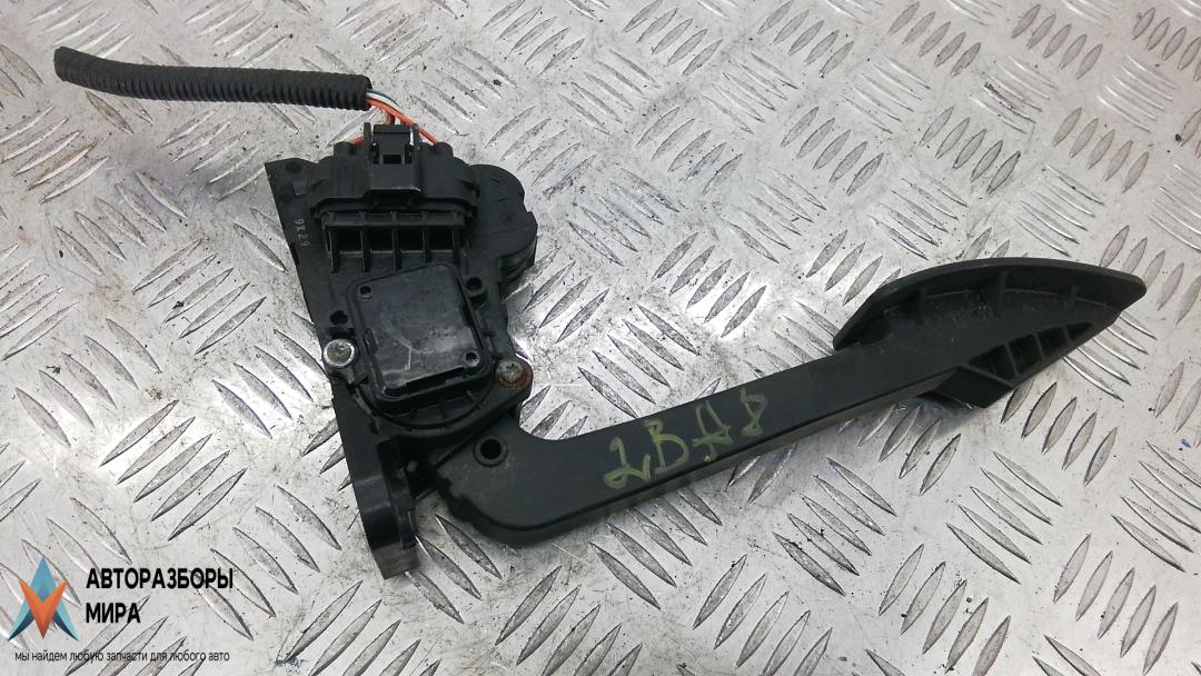 педаль Suzuki Kizashi 1 поколение 2010, 2.4 л., бензин, АКПП, седан - фото №1