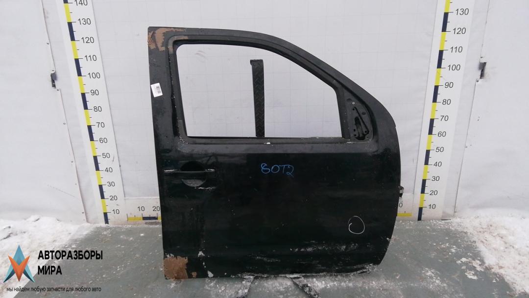 дверь передняя правая Nissan Navara D40 2009, 2.5 л., дизель, МКПП, пикап - фото №1