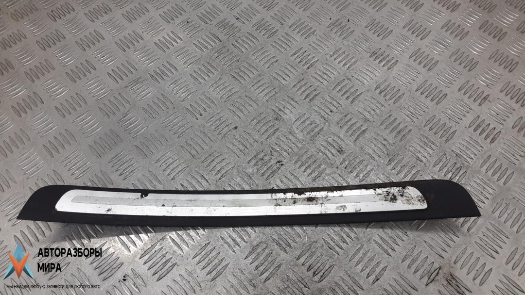 накладка на порог внутренняя Audi A4 B8/8K 2008, 2.0 л., дизель, МКПП, седан, 8K0853374 - фото №1
