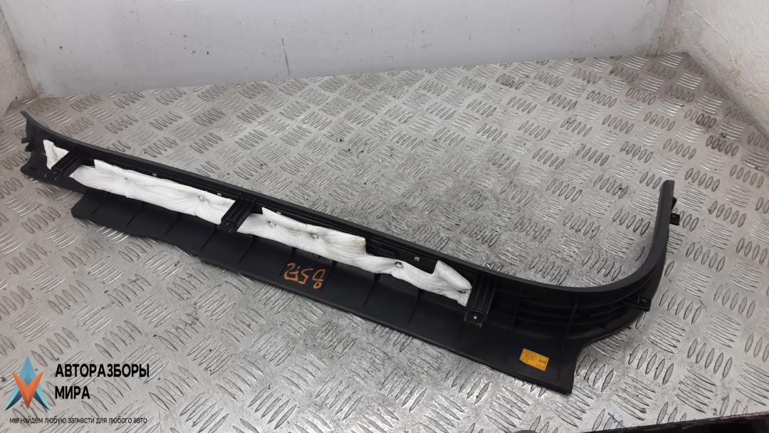 накладка на порог внутренняя Hyundai Genesis 2 поколение 2013, 3.8 л., бензин, АКПП, седан - фото №1