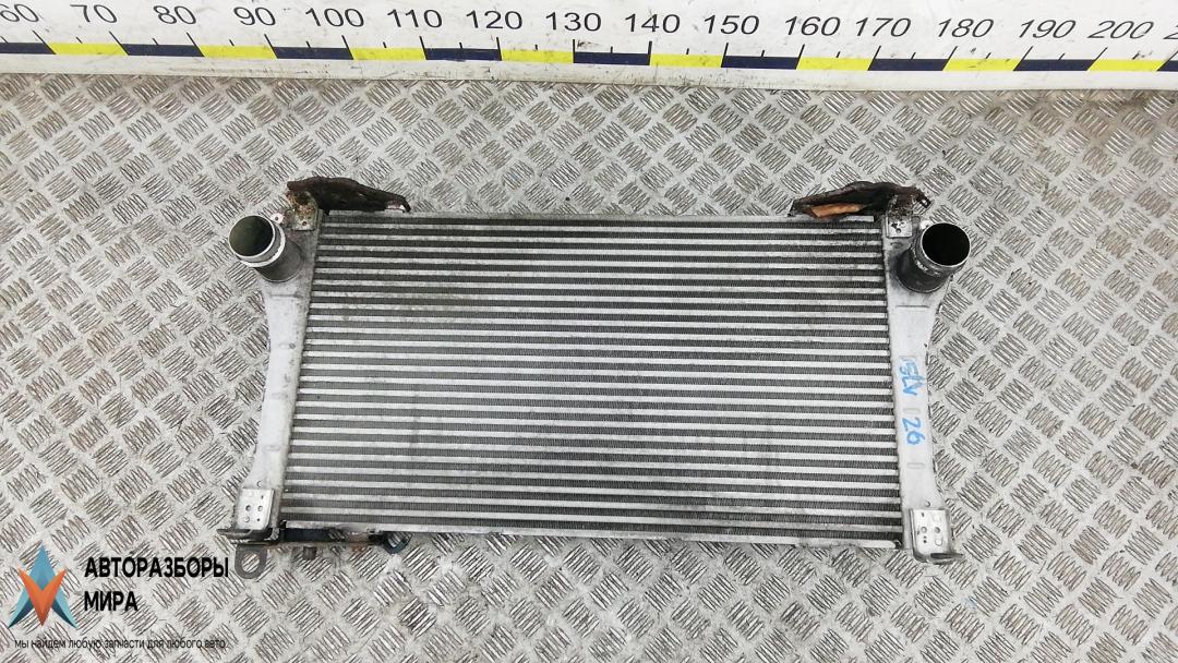радиатор интеркулера Toyota Auris 1 поколение 2006, 2.0 л., дизель, МКПП, хетчбэк 5 дв., 17940-0R020 - фото №1