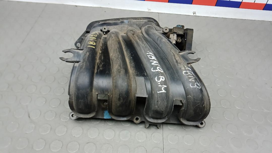 коллектор впускной Nissan Qashqai 1 поколение 2007, 1.6 л., бензин, МКПП, внедорожник 5 дв. - фото №1
