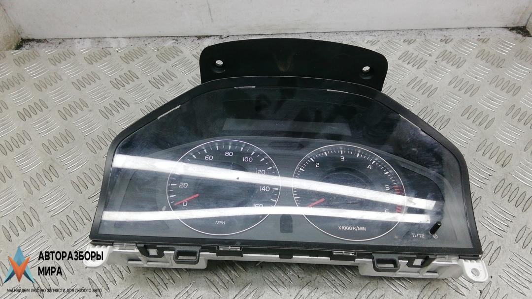 приборная панель Volvo XC60 1 поколение 2009, 2.4 л., дизель, МКПП, внедорожник 5 дв. - фото №1