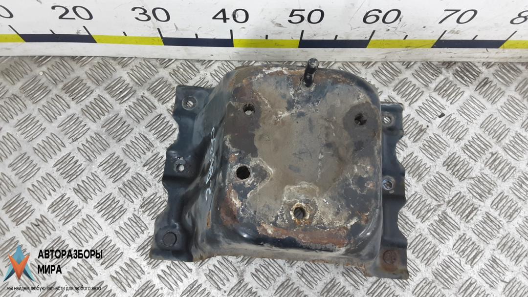 крепление запаски Mitsubishi Pajero 3 поколение 2001, 3.2 л., дизель, МКПП, внедорожник 5 дв. - фото №1