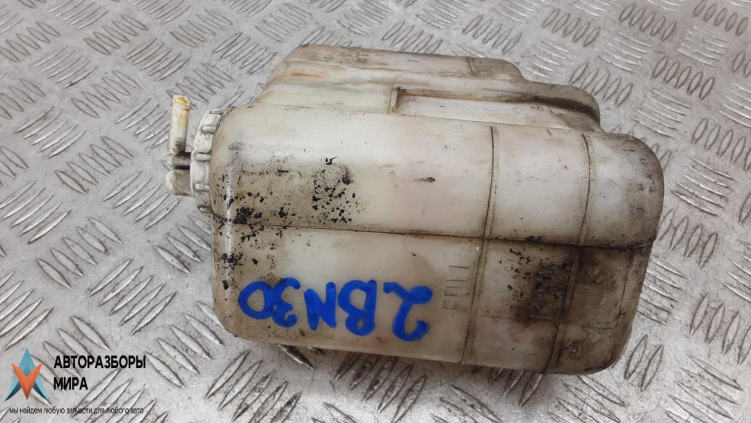 бачок расширительный Mitsubishi Pajero 3 поколение 2001, 3.2 л., дизель, МКПП, внедорожник 5 дв. - фото №1