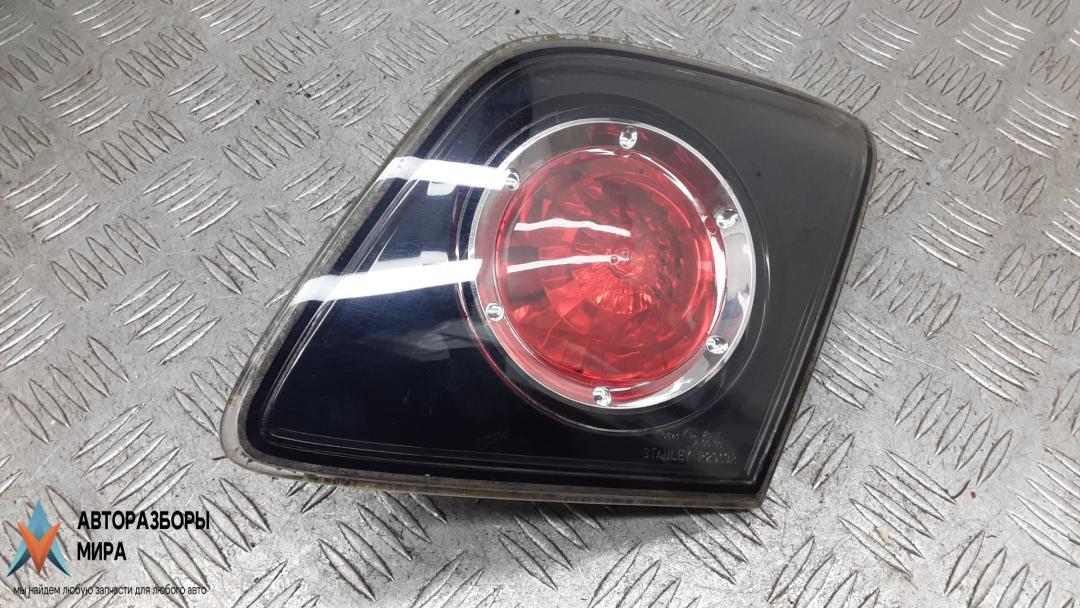 фонарь крышки багажника правый Mazda 3 BK 2005, 1.4 л., бензин, МКПП, хетчбэк 5 дв. - фото №1