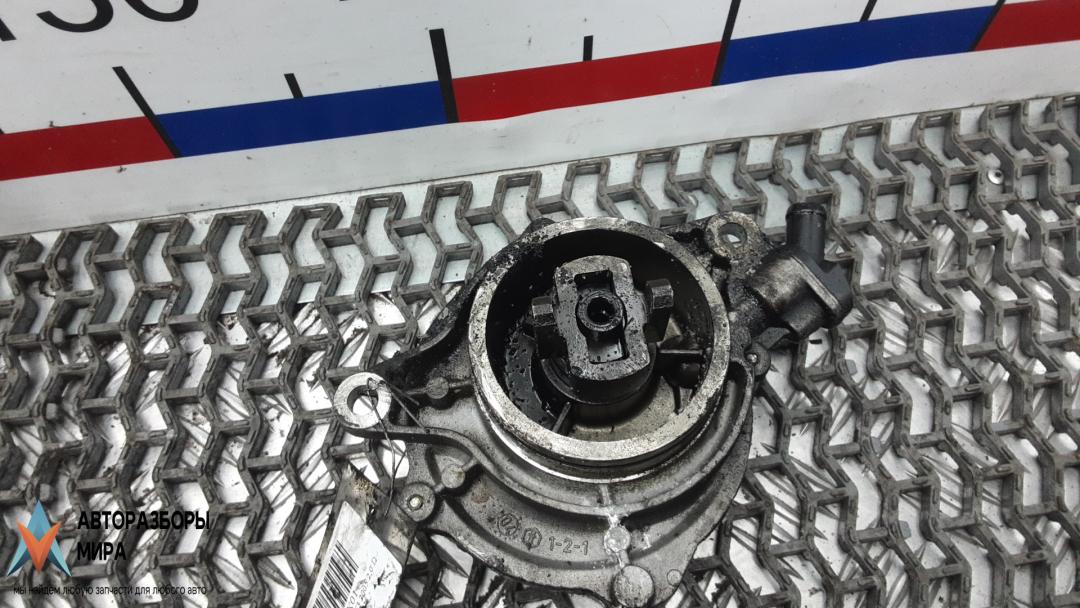 насос вакуумный BMW X3 E83 2005, 2.0 л., дизель, МКПП, внедорожник 5 дв., 11667791232, 7791232 - фото №1