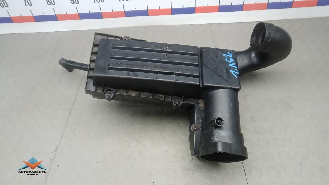 корпус воздушного фильтра Skoda Yeti 1 поколение 2010, 2.0 л., дизель, МКПП, внедорожник 5 дв. - фото №1