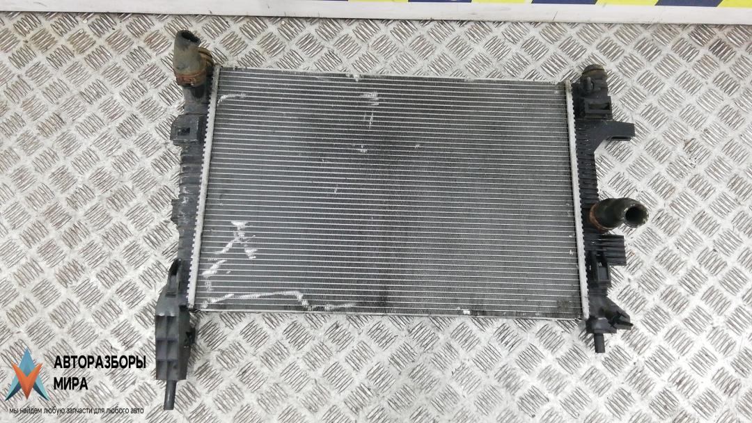 радиатор охлаждения Ford Focus 3 поколение 2011, 1.6 л., TDCi, дизель, МКПП, хетчбэк 5 дв., CV6Z8005A, BV618005AB, BV618005AC, 1697482, 1705805, BV618005AD, 1727475, 1804847 - фото №1
