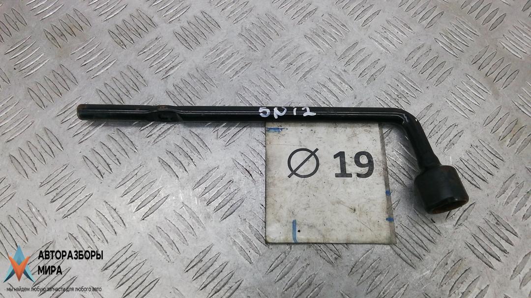 ключ колесный (балонный) Kia Ceed 1 поколение 2009, 1.6 л., дизель, МКПП, хетчбэк 5 дв., 091313B010 - фото №1