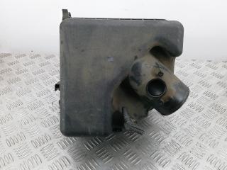 корпус воздушного фильтра Toyota RAV4 3 поколение (XA30) 2006, 2.2 л., дизель, МКПП, внедорожник 5 дв.