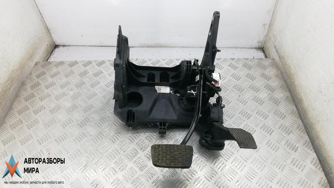 узел педальный (блок педалей) Chevrolet Cruze 2 поколение 2016, 1.4 л., бензин, АКПП, седан - фото №1