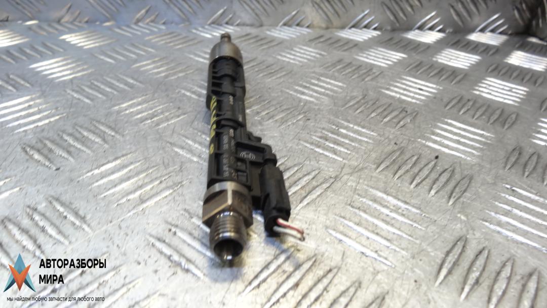 форсунка BMW 3 серия F30/F31/F34 2012, 2.0 л., бензин, АКПП, седан, 1209061013, 0261500153 - фото №1