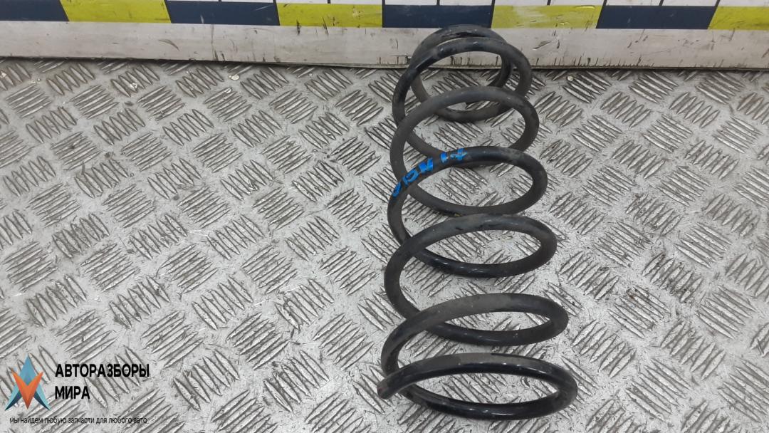 пружина задняя Kia Rio 3 поколение 2012, 1.4 л., дизель, МКПП, хетчбэк 5 дв., 553301W000 - фото №1