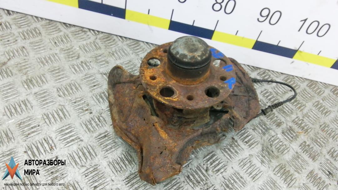 ступица передняя правая Mercedes-Benz C-Класс W203/S203/CL203 2003, 1.8 л., C200K, бензин, МКПП, седан, 2033570108, 2013571708, 2033570008 - фото №1