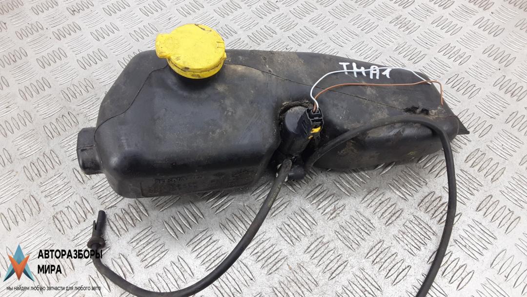 бачок омывателя Dacia Sandero 2 поколение 2013, 1.2 л., бензин, МКПП, хетчбэк 5 дв., 289104577R - фото №1